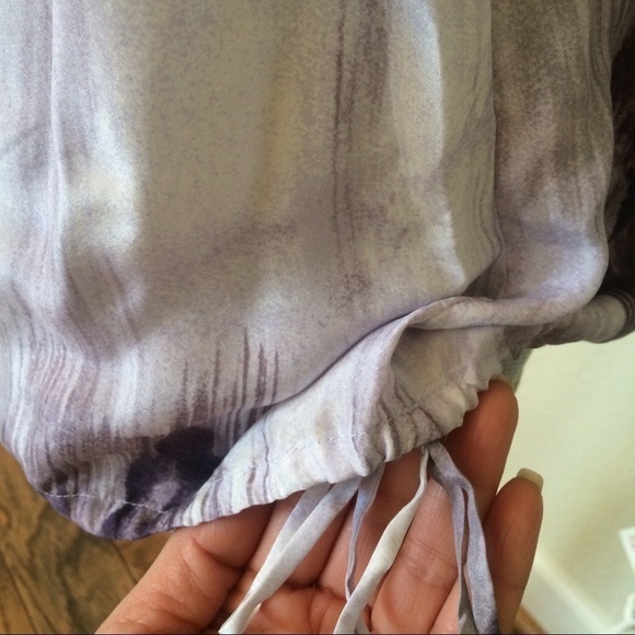 Cute BR top - Picture 3 of 3